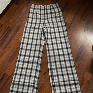 Plaid Princess Polly pants size 0, zip on side